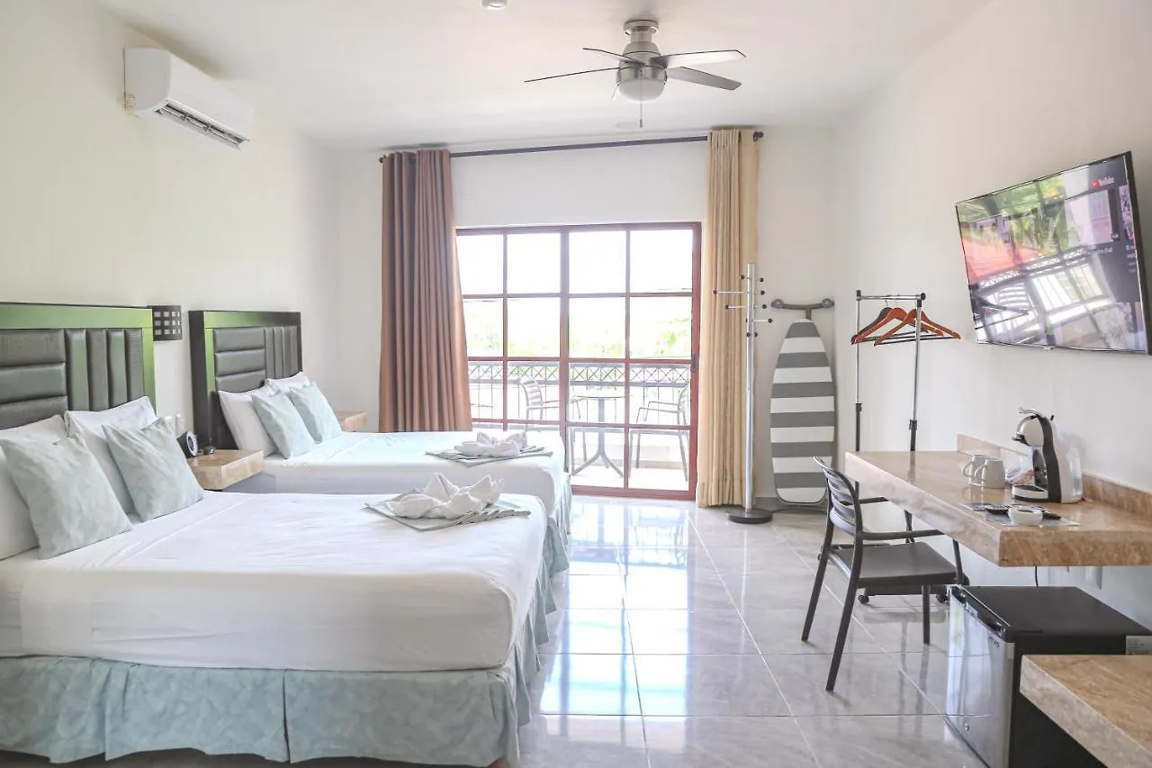 Hotel Alux Bacalar 3*,